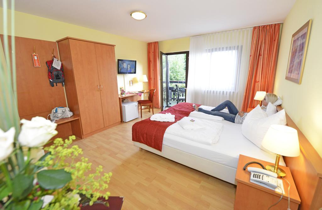 Hotel Die Kleine Blume Erfweiler Esterno foto