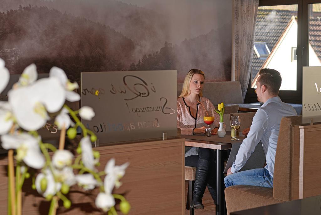 Hotel Die Kleine Blume Erfweiler Esterno foto