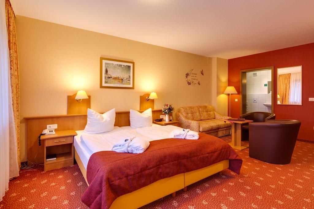 Hotel Die Kleine Blume Erfweiler Esterno foto
