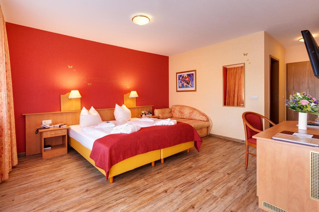 Hotel Die Kleine Blume Erfweiler Esterno foto