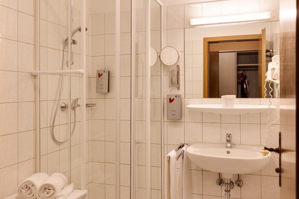 Hotel Die Kleine Blume Erfweiler Esterno foto