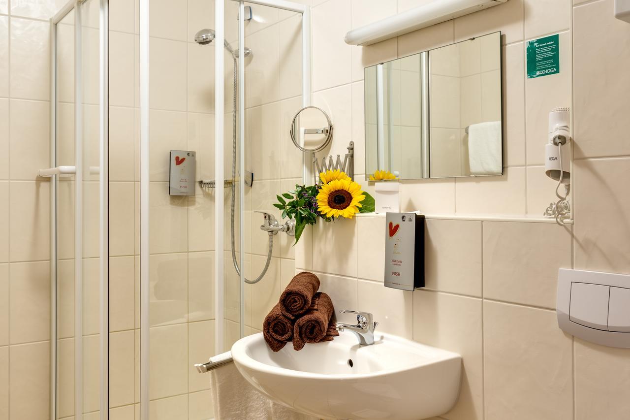 Hotel Die Kleine Blume Erfweiler Esterno foto